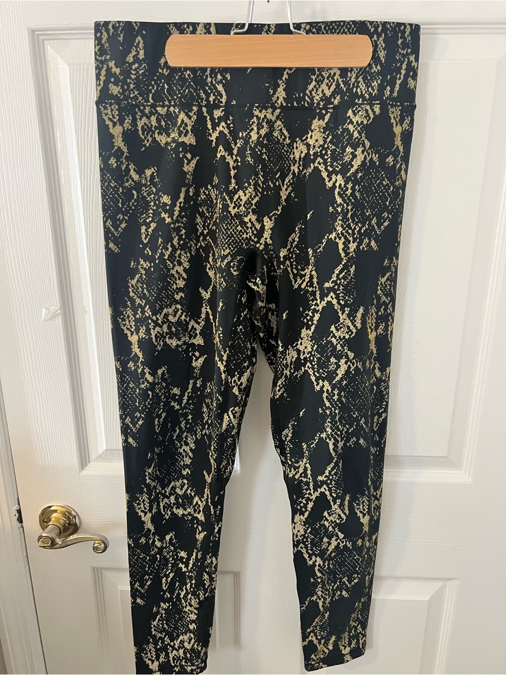Noli Black Leggings with Gold Snake Print